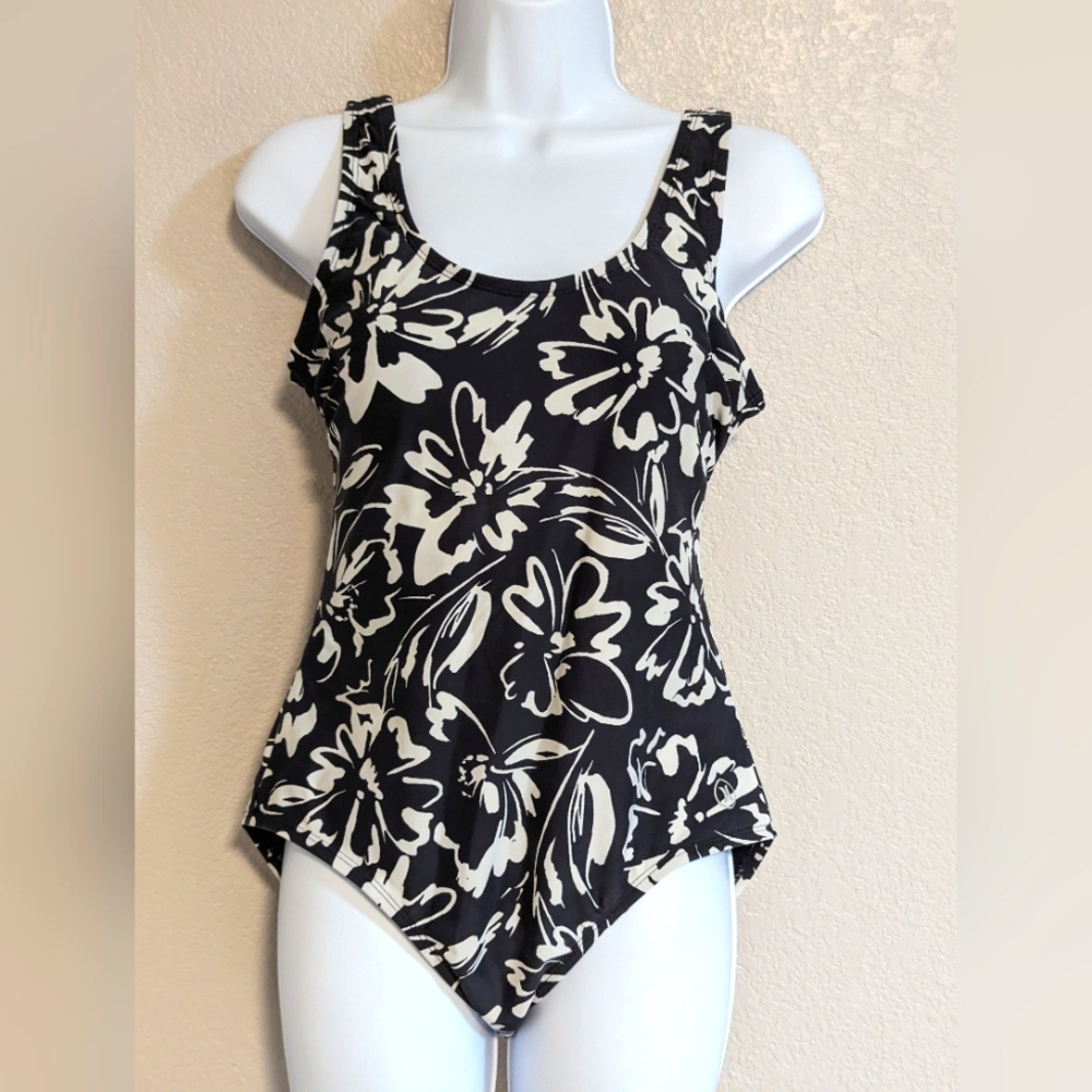 Women's Hurley one piece swimsuit size Small